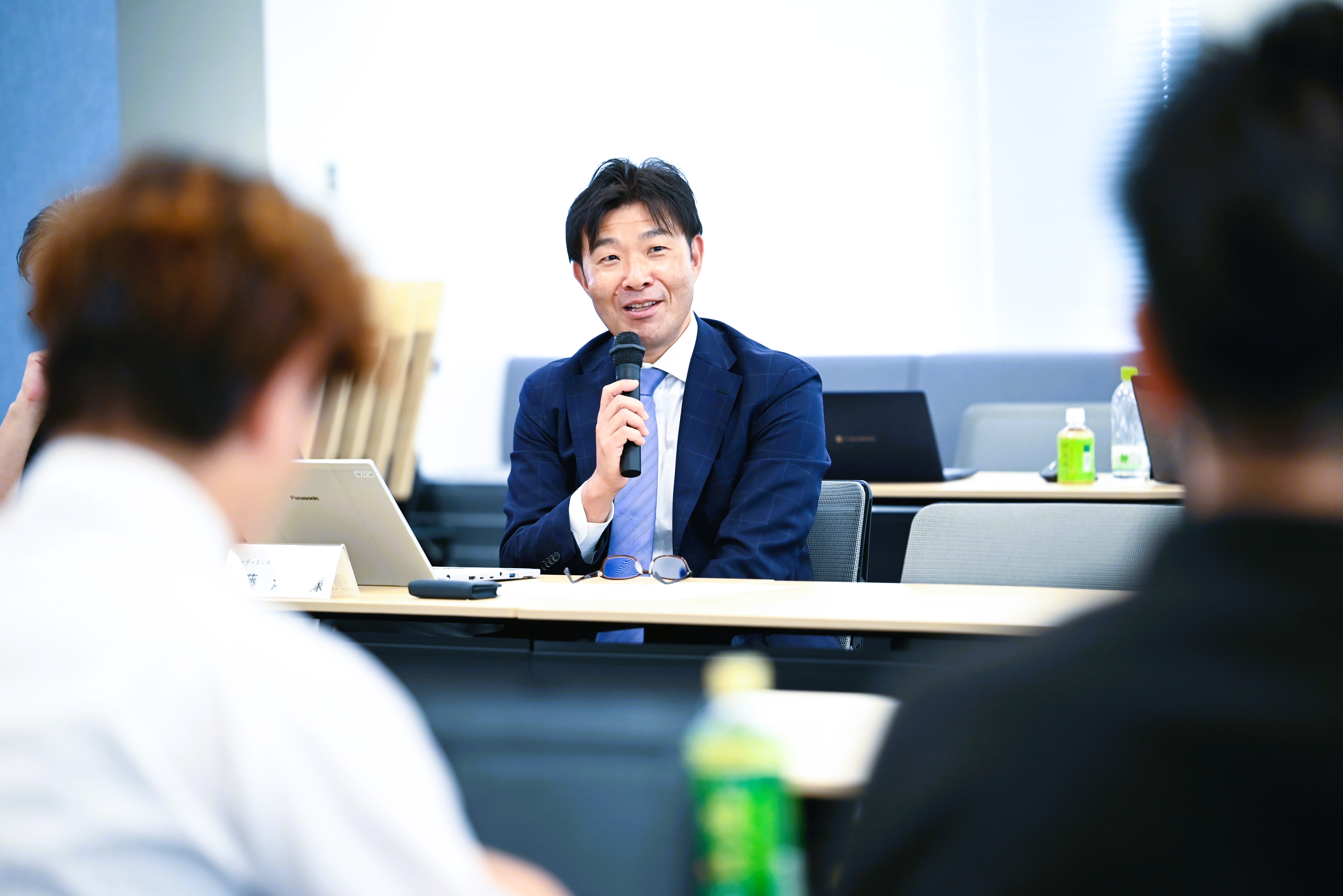 須藤さんが発言している様子